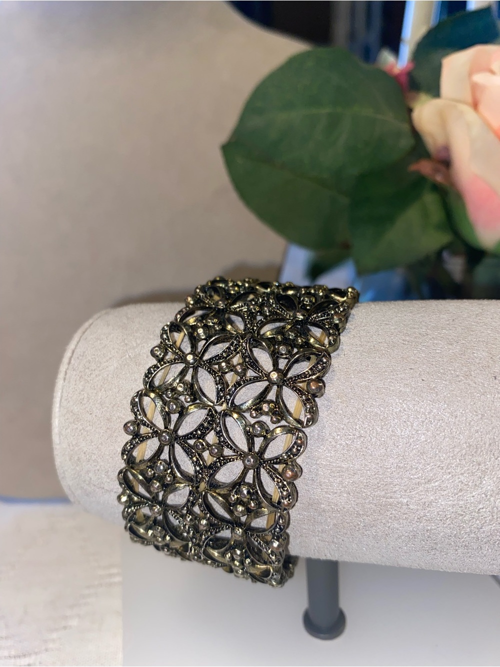 Vintage-Inspired Floral Filigree Bracelet in Antique Silver